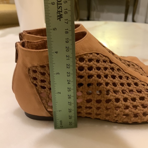 Sundance Leather Woven Peep Toe Delphia Sandal Caning Size 38 - Picture 12 of 13